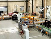 機(jī)器人碼垛在線(xiàn)纏繞包裝線(xiàn)